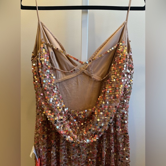 NWT MAC DUGGAL Sequined Spaghetti Strap Cowl Back Gown Sz 4 Copper - Picture 7 of 15